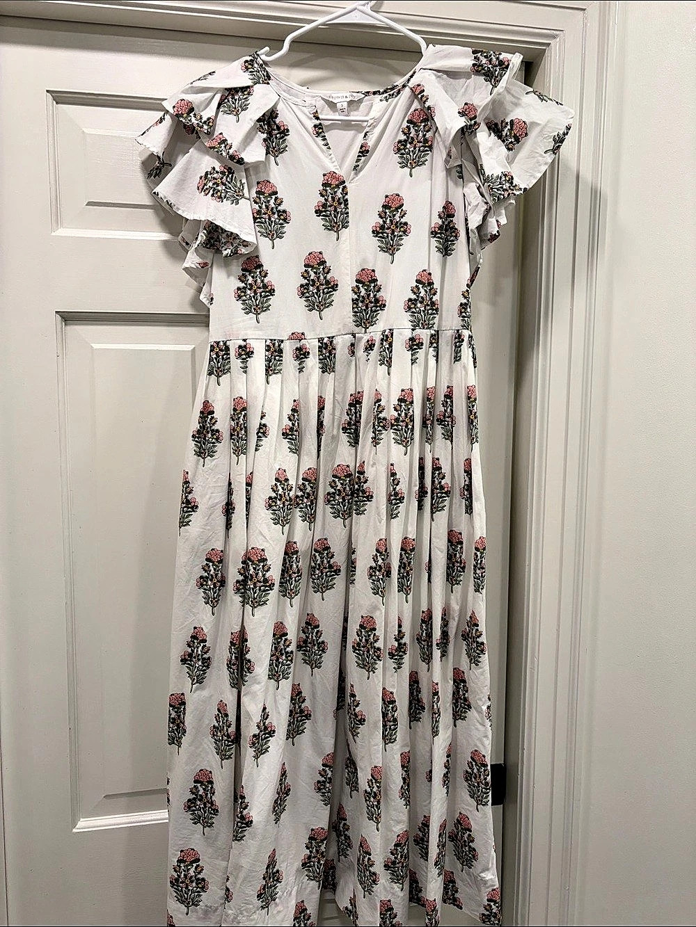 Crown & Ivy Floral Midi Dress in White Size Small Like New